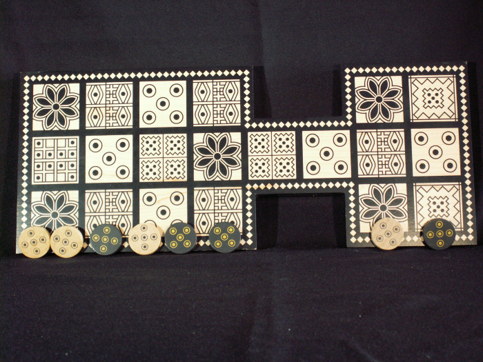 Iraqi Mesopotamian Dice Strategy Game: "Ur"