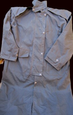 Australian Riding Coat: "Drizabone"