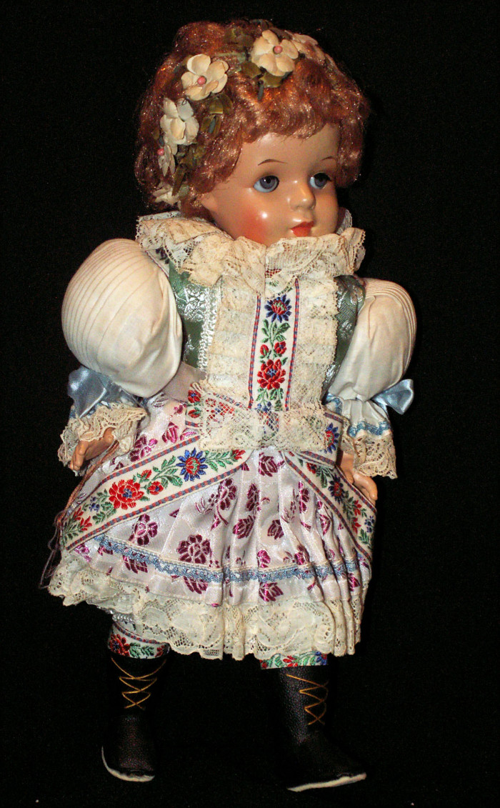 Czech Display Doll: "Kroj"